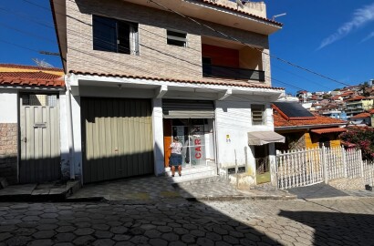 Casa para venda em São Lourenço - MG.