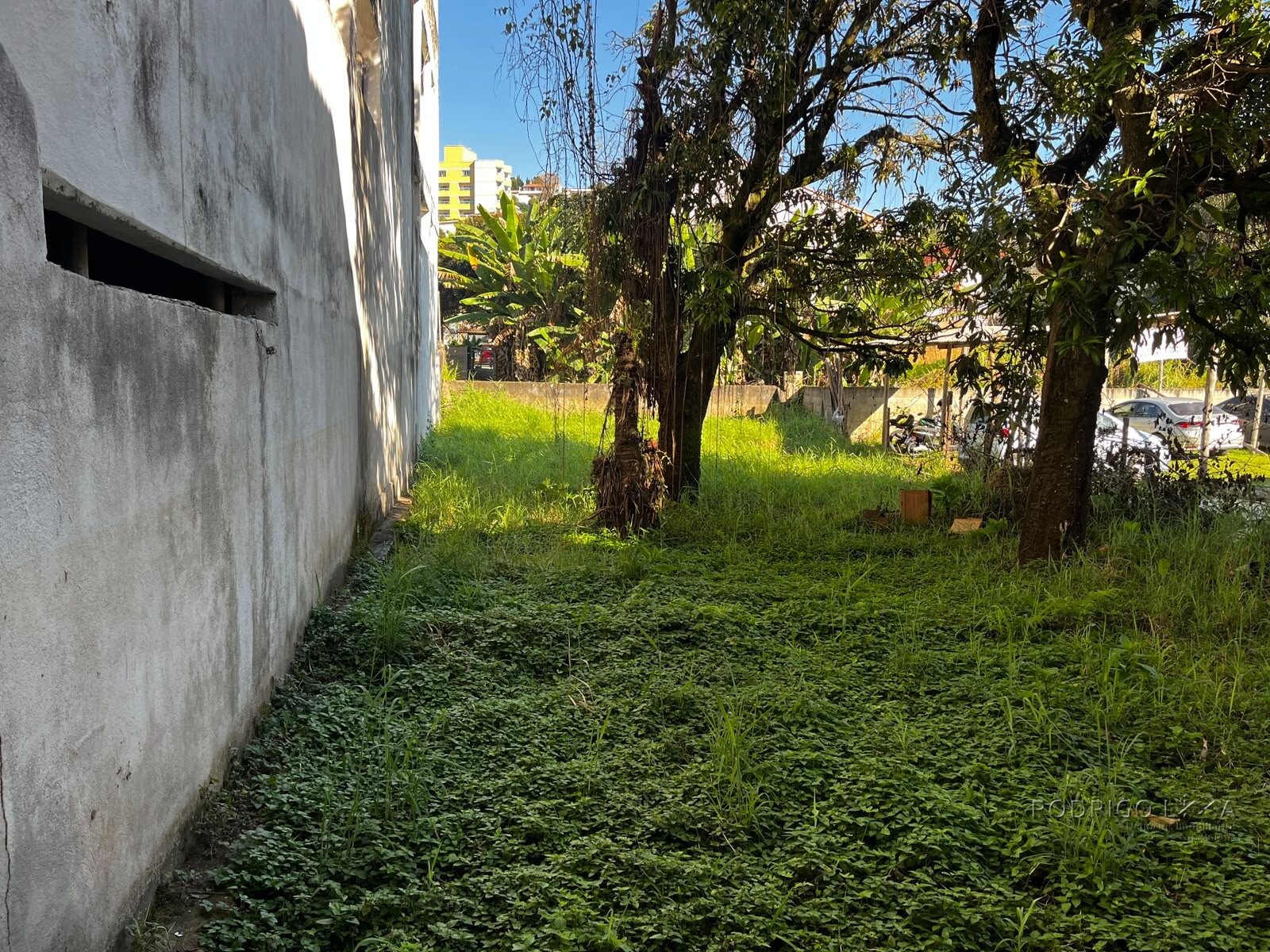 Lote com casa para venda no centro de São Lourenço Mg