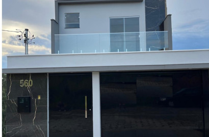 Linda casa para venda em São Lourenço - MG.